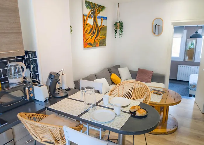 Le Duplex 3 - 1p A 7p - Saint Honore Apartment